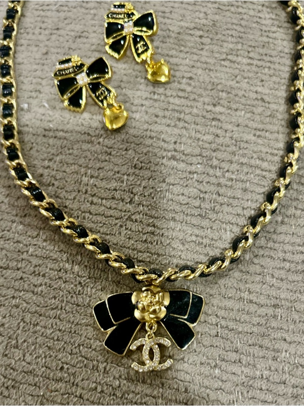 Gold and Black inspired Bow Pendant Necklace with Matching Earrings, NEW - Picture 9 of 12